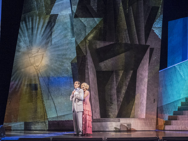 Tiroler Landestheater in Innsbruck Thema auf meinbezirk.at