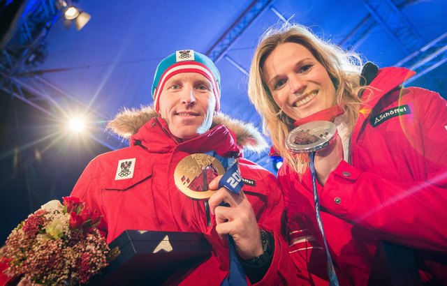 Simon Eder und Marlies Schild freuen sich bereits auf den Empfang in Saalfelden. | Foto: Foto: STG Saalfelden/Expa Pictures