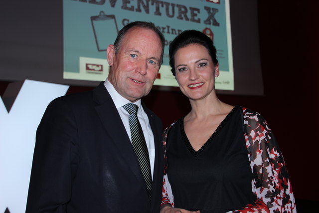 Beim get-together : Juror Franz Pegger und Moderatorin Margit Bacher