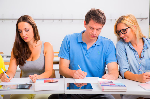 Weiterbildung leicht(er) gemacht,  heißt es dank diverser Fördermodelle. | Foto: Fotolia/drubig-photo