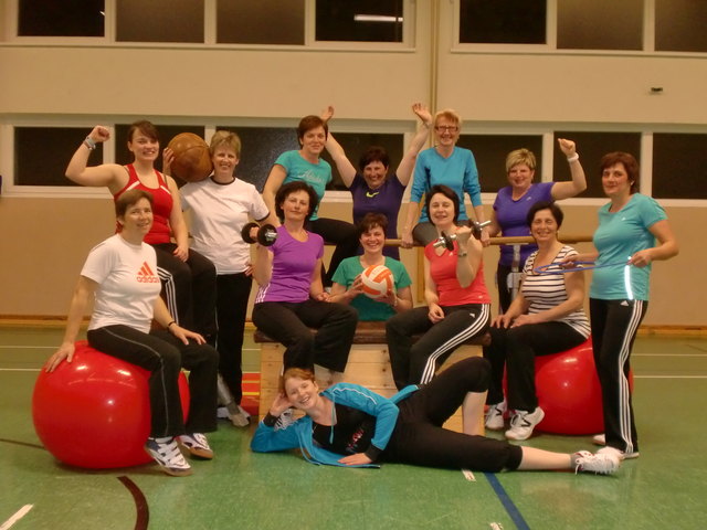 Sport und Spaß für die Bäuerinnen aus Randegg mit Fit-Instruktorin Katharina Rumpl