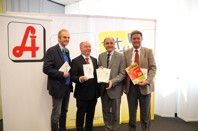 v. l.: Primar Univ.-Prof. Dr. Wolfgang Popp, Vorstand 11. Medizinische Abteilung für Lungenkrankheiten, Geriatriezentrum Wienerwald; Mag. pharm. Heinz Haberfeld, Präsident der Apothekerkammer Niederösterreich, Mag. Wolfgang Sobotka, Landeshauptmann-Stellvertreter, Otto Spranger, Sekretär und Sprecher der Österreichischen Lungenunion