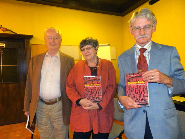 Erwin Lanc, Rotraud Perner und Erwin Bader bei der Buchvorstellung.