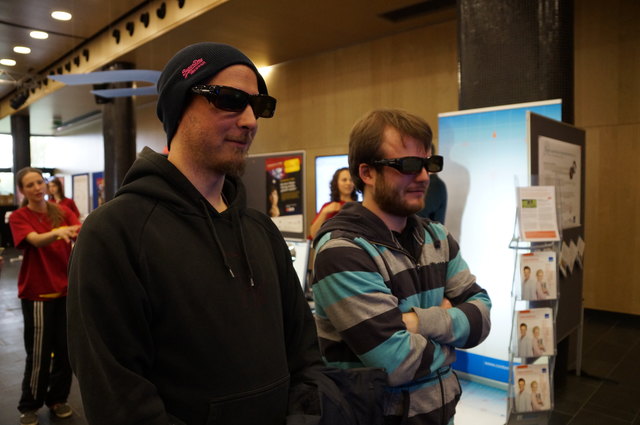 Johannes Hochmayer und Simon Zauner guckten von Studenten der Fachhochschule produzierte 3D-Filme.
