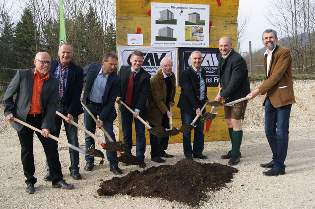 Von links: Weyers AV-Obmann Rainer Hackl, Weyers Bgm. Gerhard Klaffner, Waidhofens AV-Obmann Josef Merkinger, NR Andreas Hanger, Bgm. Günther Kellnreitner aus Gaflenz, Bgm. Leopold Bürscher (Großraming), LAbg. Christian Dörfel (Steinbach a. d. Steyr), Franz Pichler (AV Weyer).