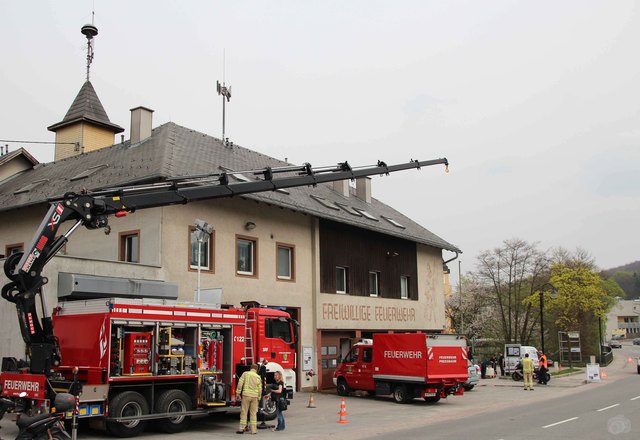 Ein inzwischen zu kleines Feuerwehrhaus für große Gerätschaft und Einsatzfahrzeuge.
