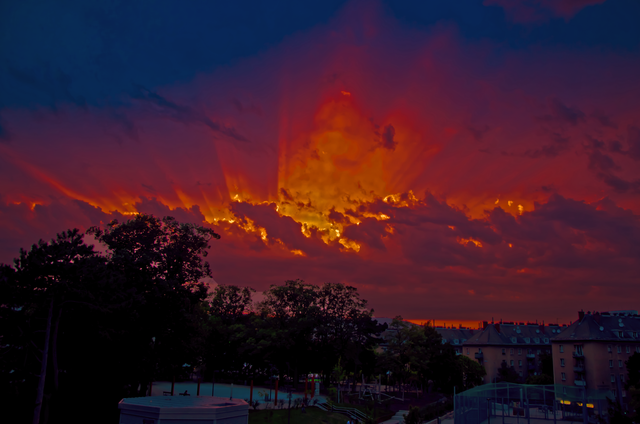 Über dem Rohrauerpark am Rande der Mareschsiedlung geht oft die Sonne theatralisch unter