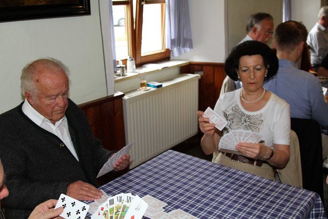 Dr Josef Ratzenböck , Herta Pesendorfer ging als eine von vier Frauen ins Rennen