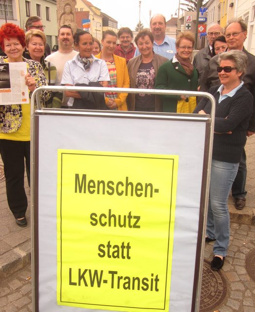 Demo-Samstage sollen Nachtfahrverbot für LKW über 7,5 t durchsetzen.