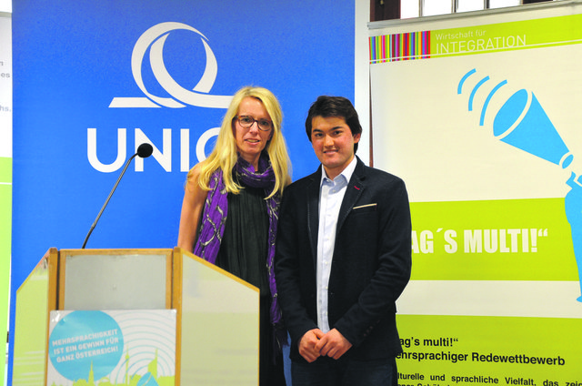 Christa Schneider kann stolz auf R. sein. Bei einem Redewettbewerb hatte der 17-Jährige die Nase vorne. | Foto: privat