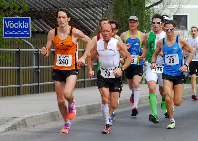 Mit dem Vöcklataler Volkslauf am 27. April in Fornach startet die beliebte Runningtour 2014.