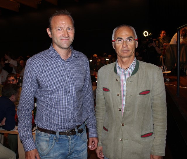 DI Josef Plank von der Wildbach- und Lawinenverbauung und Günther Brenner von der Bezirksforstinspektion stellten die Sanierungspläne vor.
