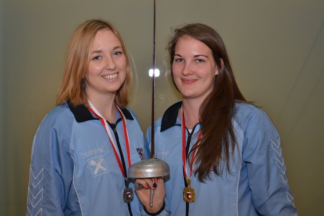 v.l. Vizelandesmeisterin Lisa Grabmayr und Landesmeisterin Karin Pöckl.