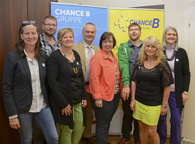 V.l.n.r.: Jacqueline Pölzer, Wolfgang Mayer, Herta Schnur, Franz Wolfmayr, Eva Skergeht-Lopic, Daniel Reitbauer, Helga Reitbauer, Sonja Kreitzer.