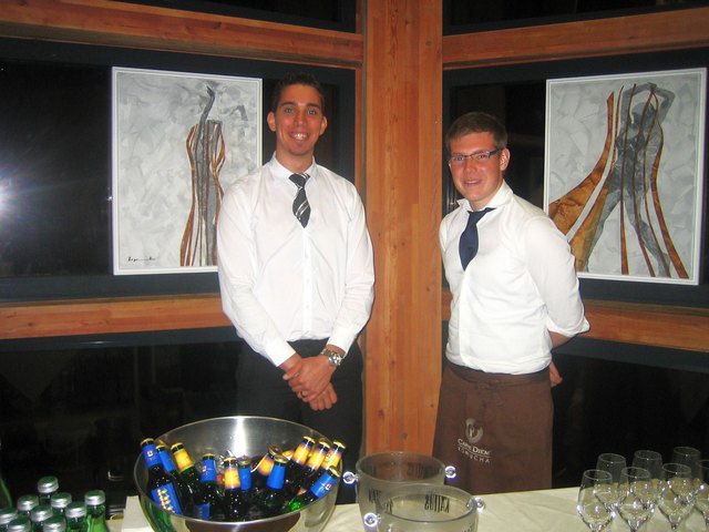 Bestens betreut von diesen freundlichen Burschen des Restaurant Pyramidenkogel!