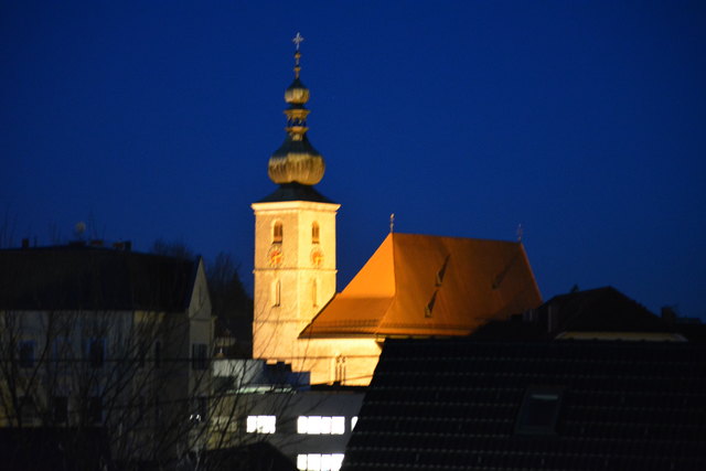 Kirche bei Nacht
