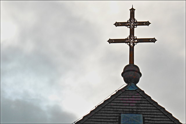 Aus der Nähe betrachten kann unsereins dieses schöne Kreuz nur auf dem Foto
