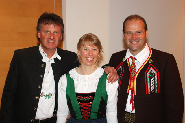 Hatten gut lachen - das Frühjahsrkonzert war ein toller Erfolg: Bernhard "Howdy" Plattner, Obfrau Lisi Jäger und Kapellmeister Georg Klieber.