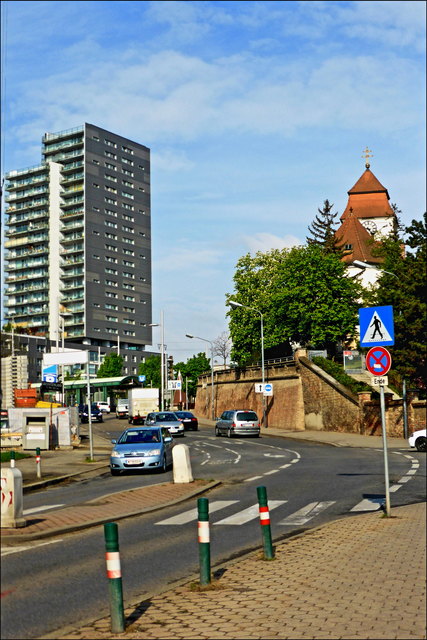 Jenseits der Hauptstraße, das ist schon die neue Zeit