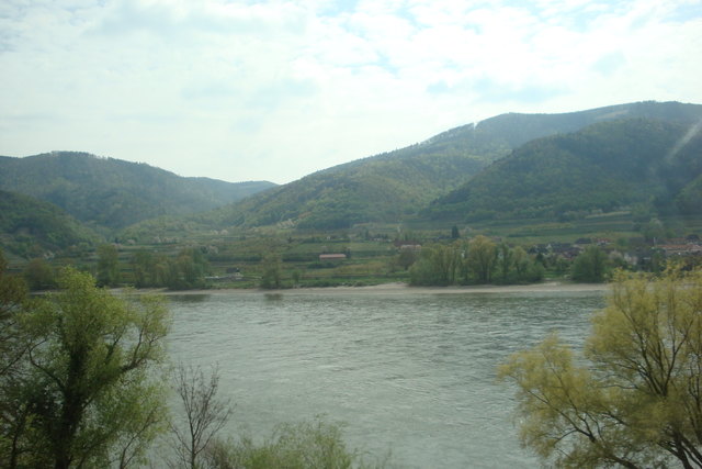 Tolle Aussicht auf die Donau vom Waggon aus.