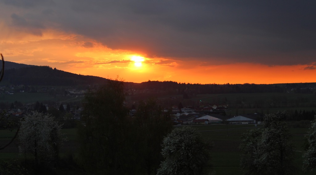 Wunderbare Abendstimmung Heute Um 19 Uhr Uber Dem Koglberg