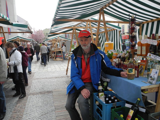 Samstag ist Markttag: Regionalität ist auch das Erfolgsrezept von Werner Mayerhofer - seine Säfte sind in Zwettl weltbekannt.
