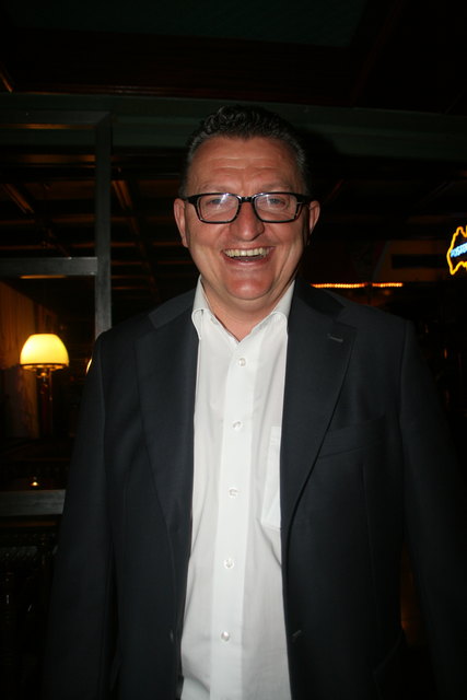 Da lacht er: Franz Zika reißt das Ruder des legendären Baby' O wieder an sich.