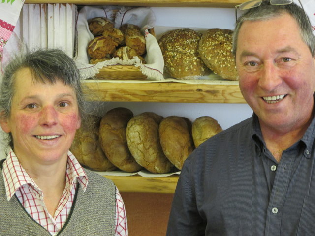 Familie Kendlbacher betreibt Freitag und Samstag den Bauernmarkt am Postplatz