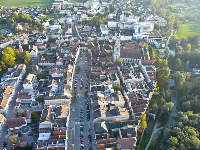 Seit 2011 arbeiten Bürger, Gemeinde und Vereine an einem noch besseren Braunau. | Foto: www.airpix.at