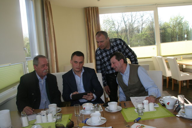 Königsberger, Bors, Haslinger und Schultz bei der Pressekonferenz am Gründonnerstag. | Foto: Zeiler