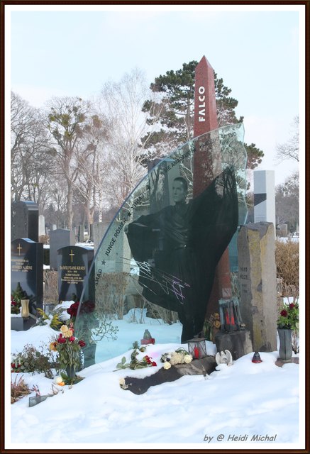 16.Jahren nach Falcos Tod folgt Maria Ihren Sohn Hans Hölzel....R.I.P.