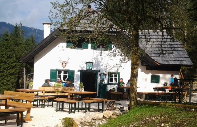 ... und alles neu macht der Mai und das Wochá teil´n auf der der MAIR ALM ...