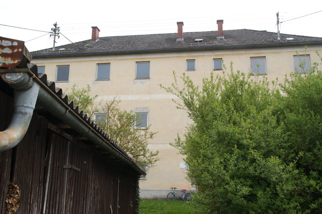 Über das Areal um das ehemalige Armenhaus in der Rodlstraße in Ottensheim wird diskutiert.