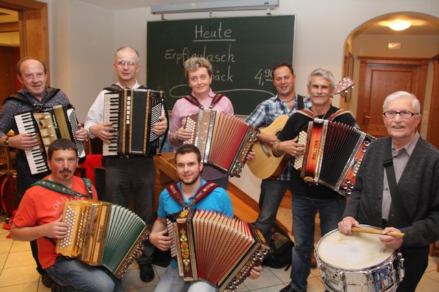 Junge und reifere Musikanten trafen sich zum "Klingenden Wochenteilen" in Sallingstadt