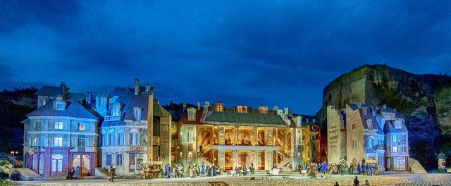 Das Bühnenbild von La Bohéme aus dem Jahr 2013 | Foto: Franz Baldauf