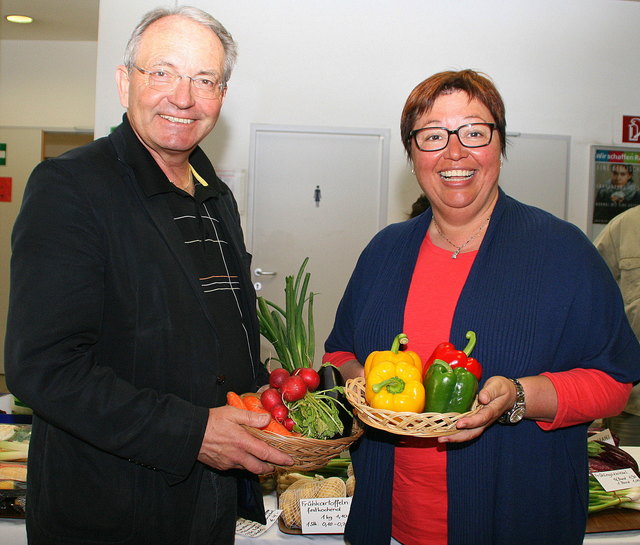 v.l.n.r.: BV Leopold Plasch und Ehrengast Nationalratsabgeordnete Dr. Sabine Oberhauser