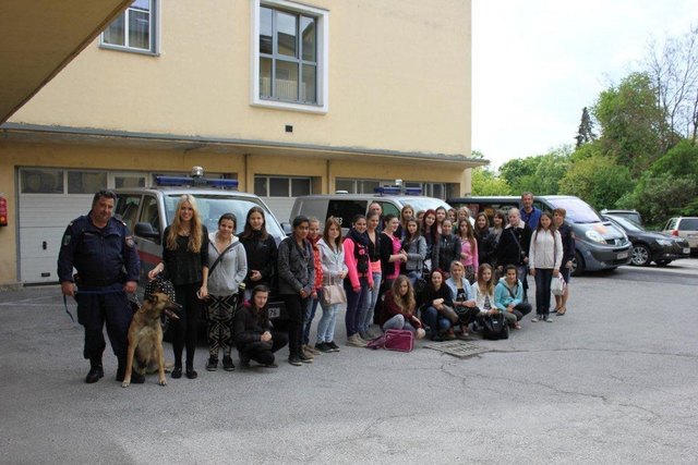 Autor: Eva Maria Kamper aus Oberwart die Mglichkeit zum Netzwerken, Kennenlernen und Kontakte knpfen fr die berufliche Zukunft. VP Frauen Bernstein: GirlsDay fr die berufliche Orientierung