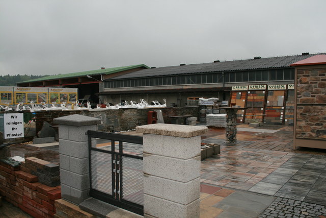 Dem Nieselregen trotzdend stand das Schauareal den interessierten Kunden zur Verfügung.