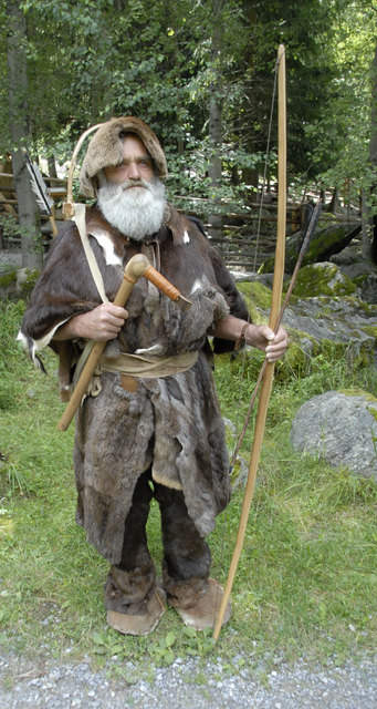 Ötzi wird nicht nur bei der Eröffnung, sondern auch bei vielen Aktionstagen, den BesucherInnen für gemeinsame Fotos zur Verfügung stehen. | Foto: Ötzi-Dorf