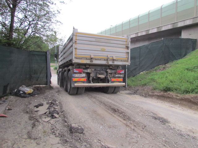 Baustellenauffahrt auf A 23 wird nicht von allen Fahrern genutzt, weil sie Mautgebühr sparen wollen | Foto: Gerhard Krause