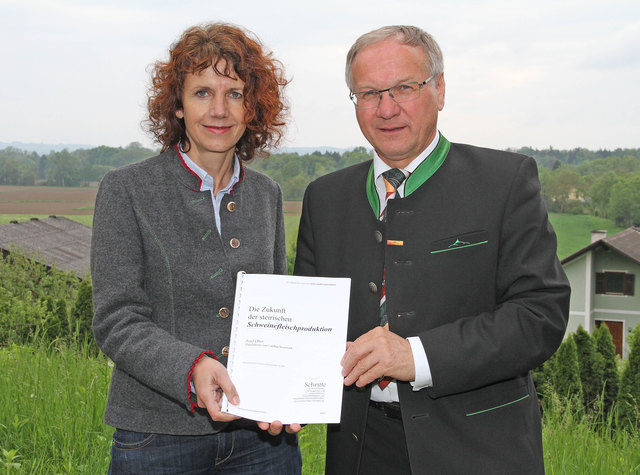Treten gemeinsam gegen Großställe und die Umgehung der Gesetze auf: Susanne Lucchesi Palli und Josef Ober.