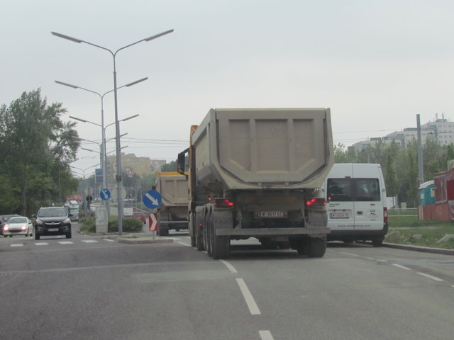 Trotz eigener Baustellenauffahrt auf A 23 nehmen  mautflüchtige Lenker die Route durch den Bezirk | Foto: Gerhard Krause