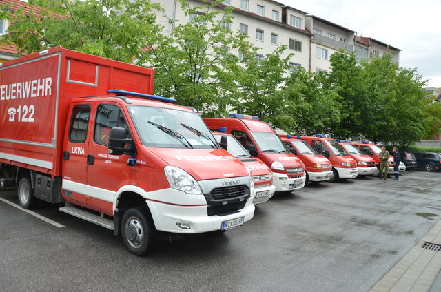Die Feuerwehrfahrzeuge womit die Jugendlichen zur BF Graz fuhren
