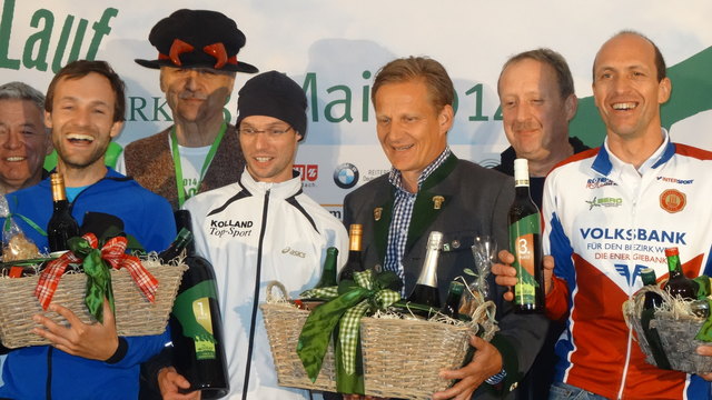 Hannes Farnleitner (re) vom Rc-Tri-Run Arbö Weiz holte den dritten Platz beim Welschlauf - Halbmarathon. | Foto: RC-Tri-Run Weiz
