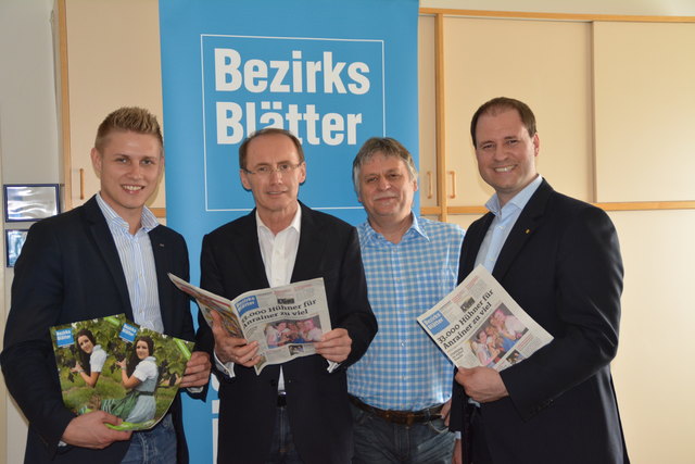 Patrik Fazekas, Othmar Karas und Christian Sagartz mit Bezirksblätter Oberwart-Geschäftsstellenleiter Kurt Balazs