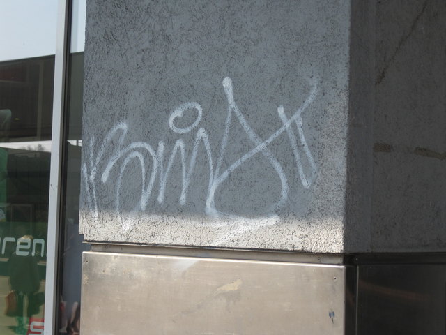 Unnötige Schmierereien am Franz-Jonas-Platz.