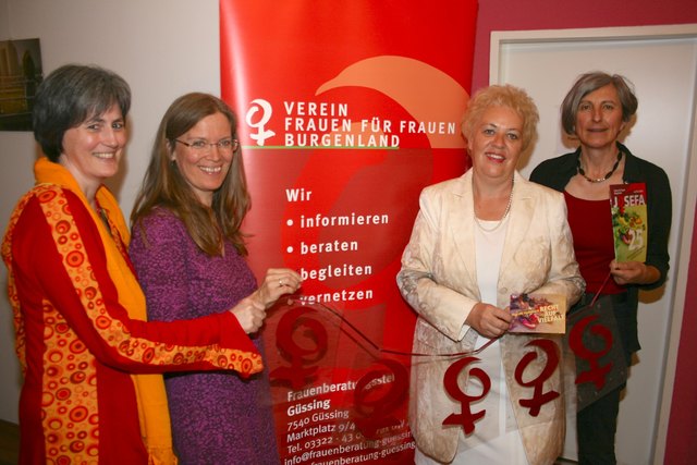 20 Jahre Frauenberatungsstelle feierten Rosemarie Ertl, Sabine Zankl, Verena Dunst und Renate Holpfer (v.l.).