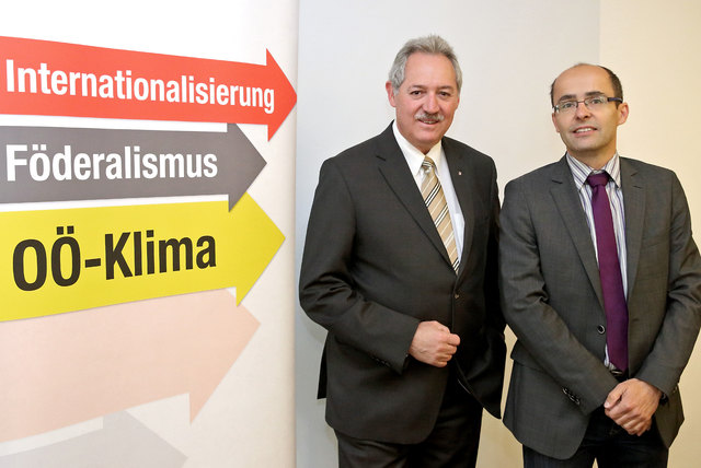 Viktor Sigl und David Pfarrhofer (v. l.). | Foto: Land Oberösterreich