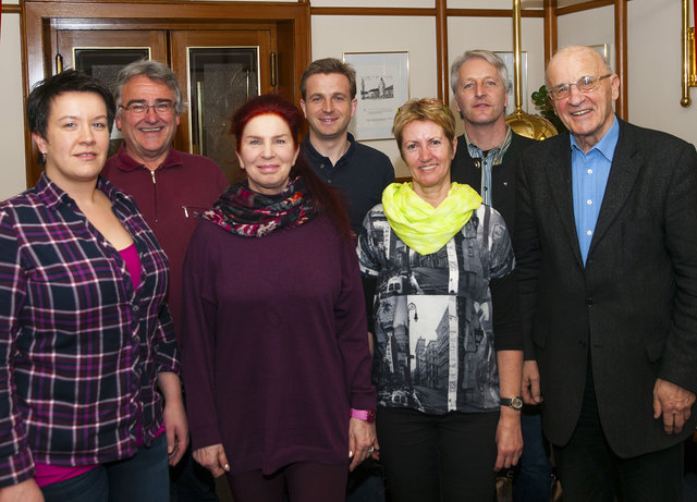 Sechs Chöre überbringen dem Jubilar Hellmuth Drewes musikalische Glückwünsche | Foto: KK