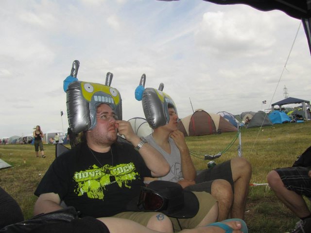 Kopfbedeckungen schützen vor Sonnenbrand...naja...